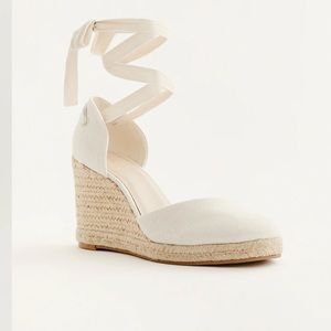 Reformation Camilla Lace Up Wedge Espadrille in Cream. Size 8